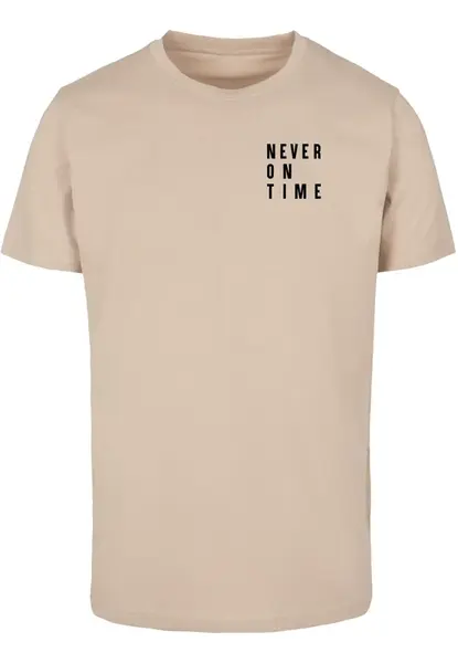 Merchcode Tričko 'Never On Time'  piesková / čierna