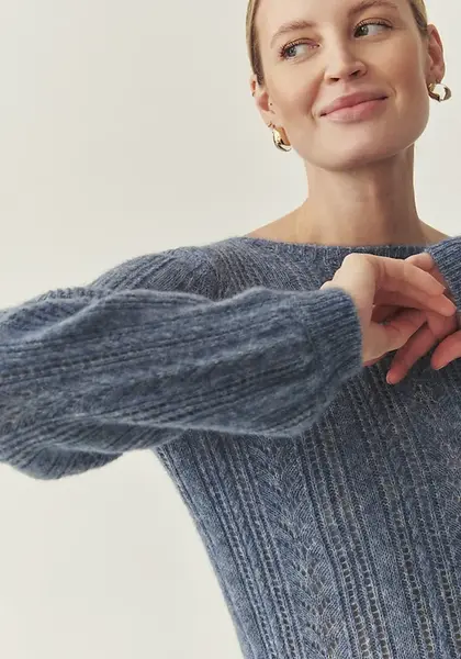 Modrý svetr s moherem Eleni Tatuum