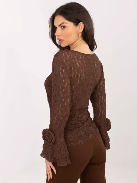 Hnědá vzorovaná halenka s volány