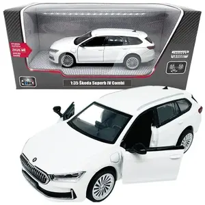 Škoda Superb IV Combi bílé 1:35