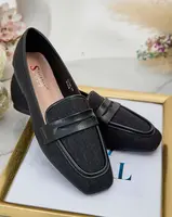 Resti Women's Errope moccasins