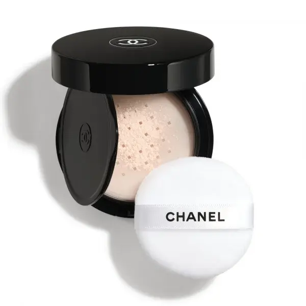 CHANEL POUDRE UNIVERSELLE LIBRE ON-THE-GO FORMAT  SYPKÝ PUDR S PŘIROZENÝM FINIŠEM. CESTOVNÍ FORMÁT - 12 ROSY LIGHT 6 g