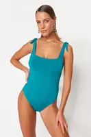 Trendyol Oil Square Neck kravata normálne plavky na nohy