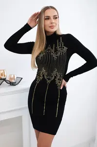 Pletené šaty se zlatým vzorem kubických zirkonů černé barvy