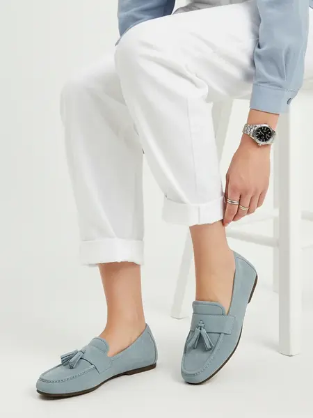 Dámske modré mokasíny s ozdobou