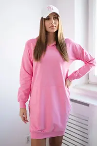 Světle růžové šaty s kapucí