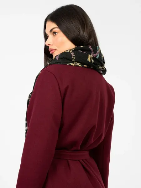 Černý dámský šátek s potiskem