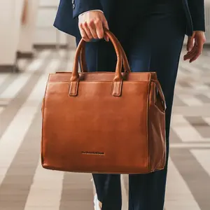 Dámská kožená kabelka na notebook The Chesterfield Brand Rivera - koňak