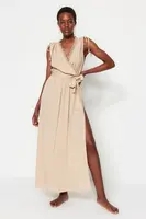 Trendyol béžové maxi plážové šaty s páskem a krajkou
