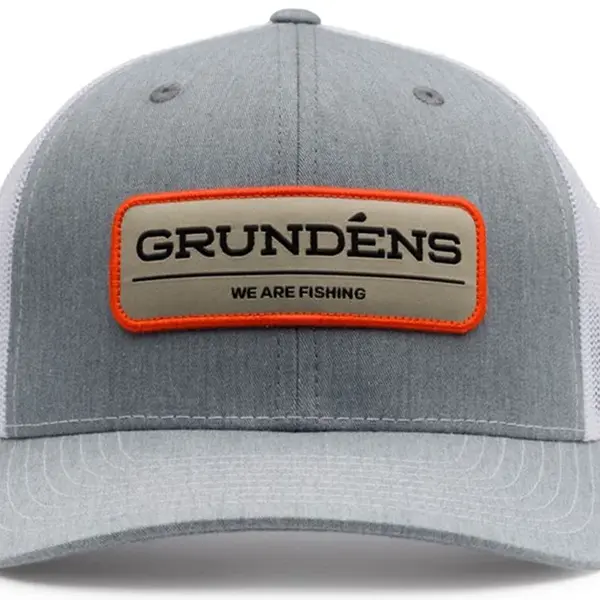 Grundéns kšiltovka we are fishing trucker - heather grey/white