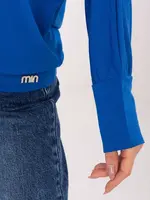 Kobaltová blúzka s dlhými rukávmi