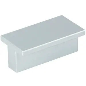 Úchytka rozteč 32 mm plast strieborná