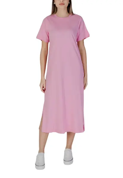 Růžové šaty B.young