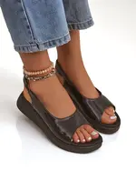 Resti Women's Luna Shines sandals on a thick sole