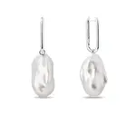 Oválné náušnice s barokními perlami v bílém zlatě KLENOTA