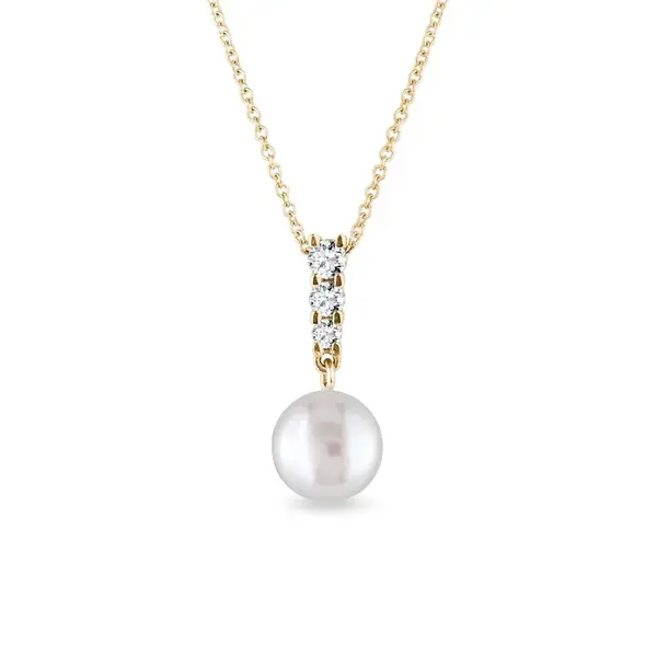 Zlatý přívěsek s perlou a 3 brilianty KLENOTA