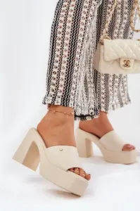 Boto Dámské sandály z eko kůže na podpatku a platformě světle béžové Tamirella