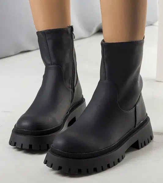 Gemre Black insulated ankle boots Basil