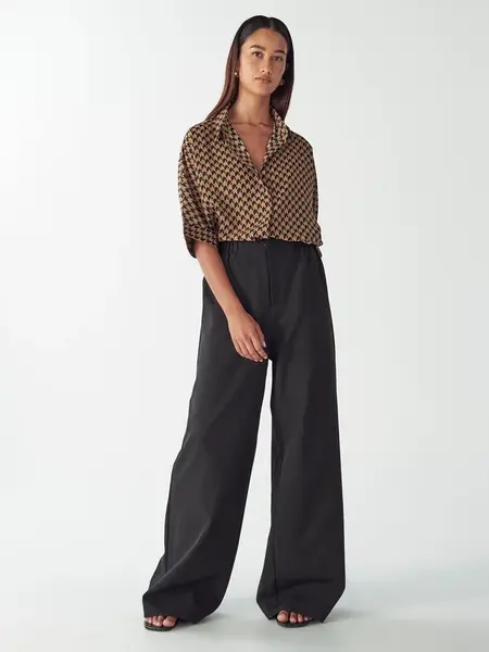 Willa Nohavice 'Crown'  čierna