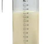 Kadeřnická odměrka s ryskami Sibel - 220 ml, plastová (0090041)