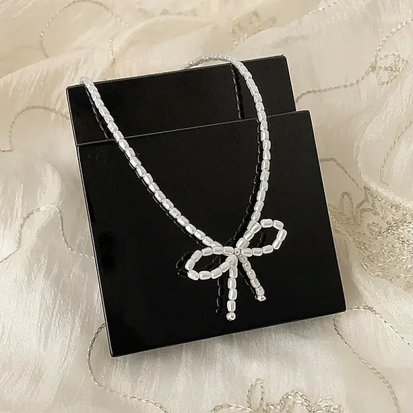 Resin Pearl Beaed Bowknot Pendant Necklaces for Women