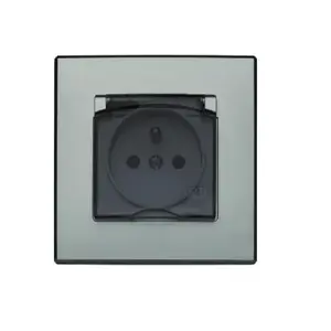 GPH-1LZ Zásuvka odolná voči striekajúcej vode strieborná metalíza