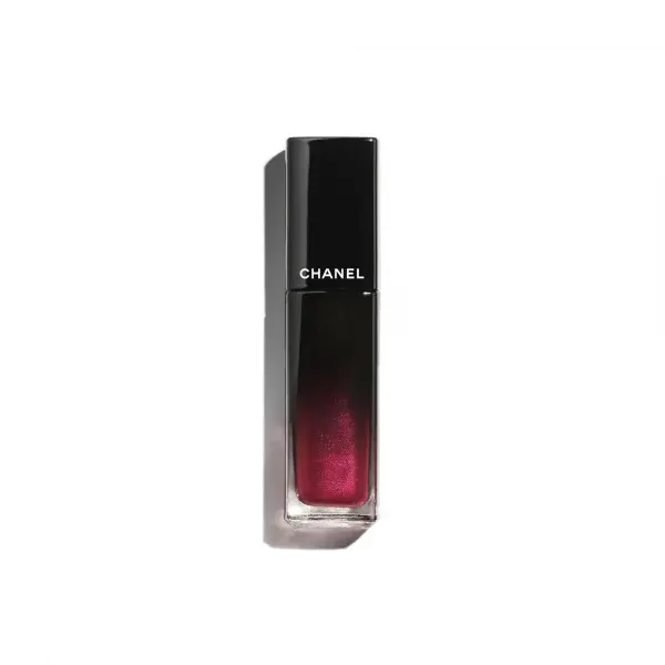 CHANEL Rouge allure laque TEKUTÁ RTĚNKA S DLOUHOTRVAJÍCÍM LESKEM - 558 5.5ML 5,5 ml