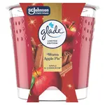 Glade Vonná svíčka Warm Apple Pie 112 g