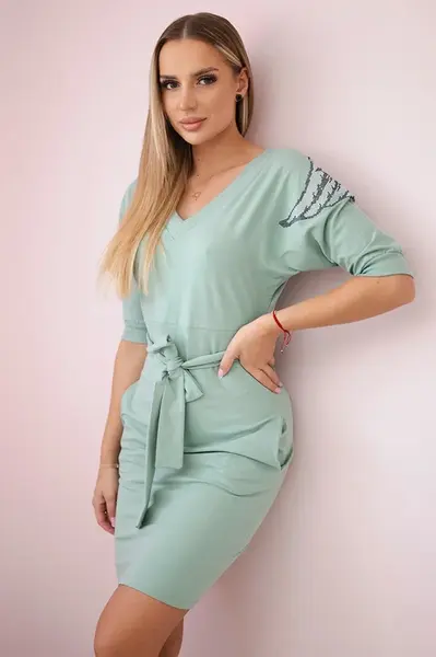 Šaty s křídly na ramenou tmavě mátové