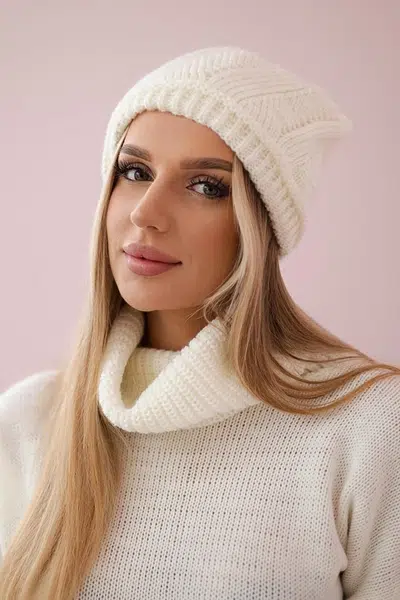 Kesi Dámska čiapka Klarysa K393 ecru