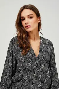 Košile s hlubokým výstřihem