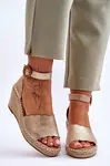 EVENTO Kožené sandály na klínu Comfort Shoe zlato Verola