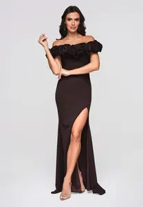 Elegantné večerné šaty s volánmi