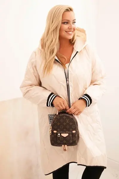 Kesi Włoski Dámská bunda Plus Size prošívaná s kapucí a sportovními manžetami béžová