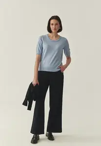 Modrá pletená halenka s viskózou Avo Tatuum