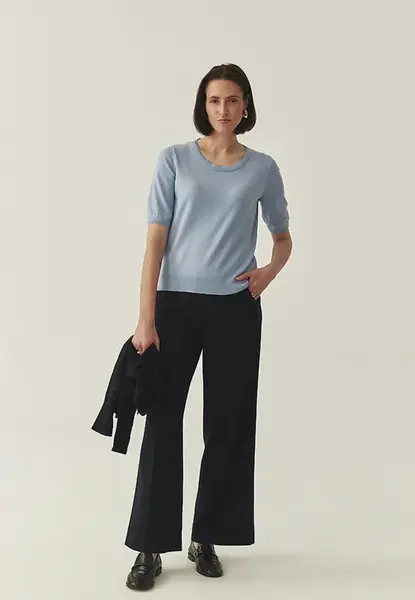 Modrá pletená halenka s viskózou Avo Tatuum