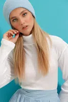 Trend Alaçatı Stili Dámské Bílý Rolák Žebrovaný Základní Crop Body Halenka