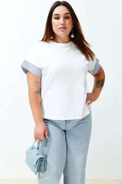 Trendyol Curve White Oversize Striped Poplin Fabric Detail on the Sleeve 100% Cotton Knitted Plus Size T-Shirt