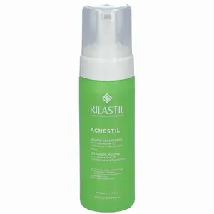 Rilastil Čistiaca pena pre zmiešanú a mastnú pleť so sklonom k akné Acnestil (Cleansing Mousse) 165 ml