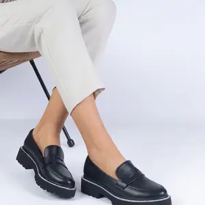 Gemre Black women's loafers on a thick sole Presto