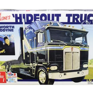 Skill 3 Model Kit Tyrone Malones Kenworth Aerodyne "Hideout Truck" 1/25 Scale Model by AMT