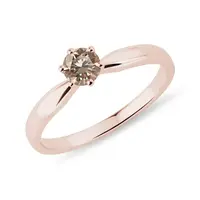 Prsten z růžového zlata s 0.35ct champagne diamantem KLENOTA