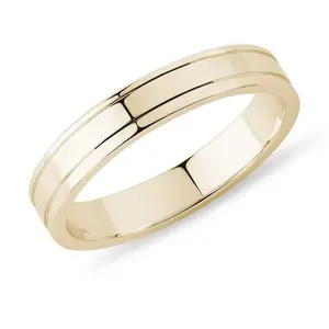 Pánský snubní prsten s rytinami ve žlutém zlatě KLENOTA