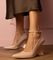 Gemre Beige patent wedge pumps Florianda