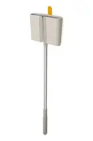 Koště s nástěnným věšákem Joseph Joseph Cleantech 94 x 26 cm béžová barva