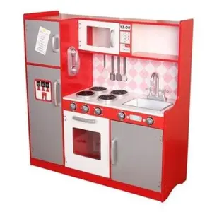 Dřevěná kuchyňka s příslušenstvím