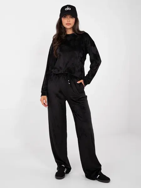 Černá tepláková souprava