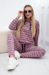 Set s potiskem tmavě růžové barvy
