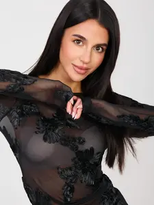 Čierne čipkované body