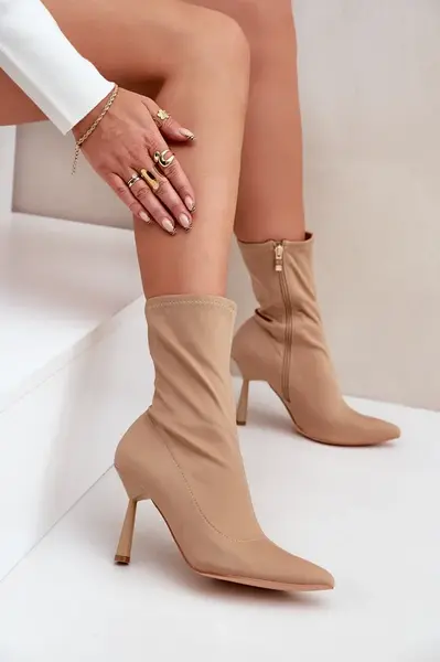 FG2 Materiálové Botky Na Jehlovém Podpatku Tmavě Béžové Amune